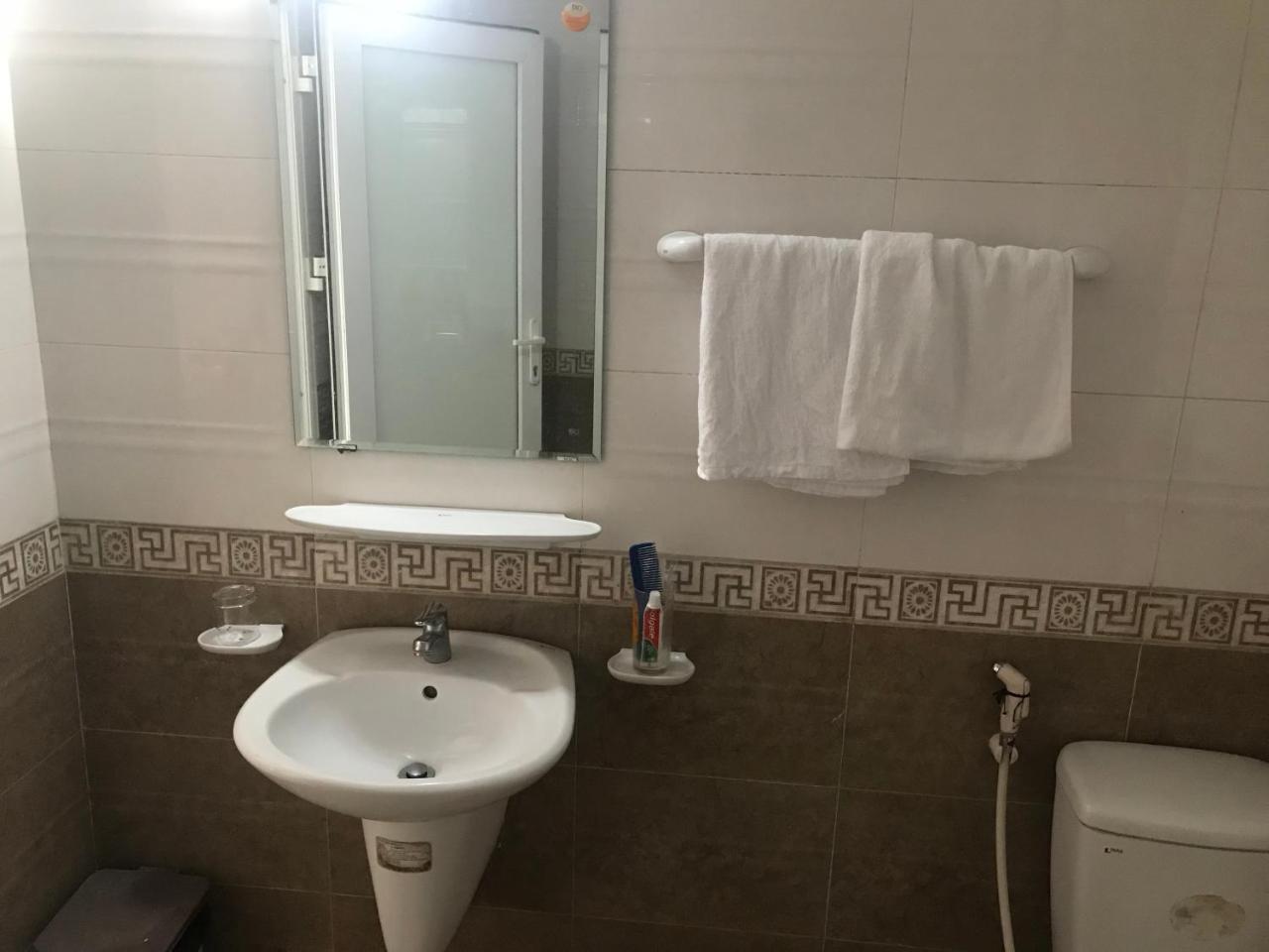 Hoanglong Hotel Ханой Екстериор снимка