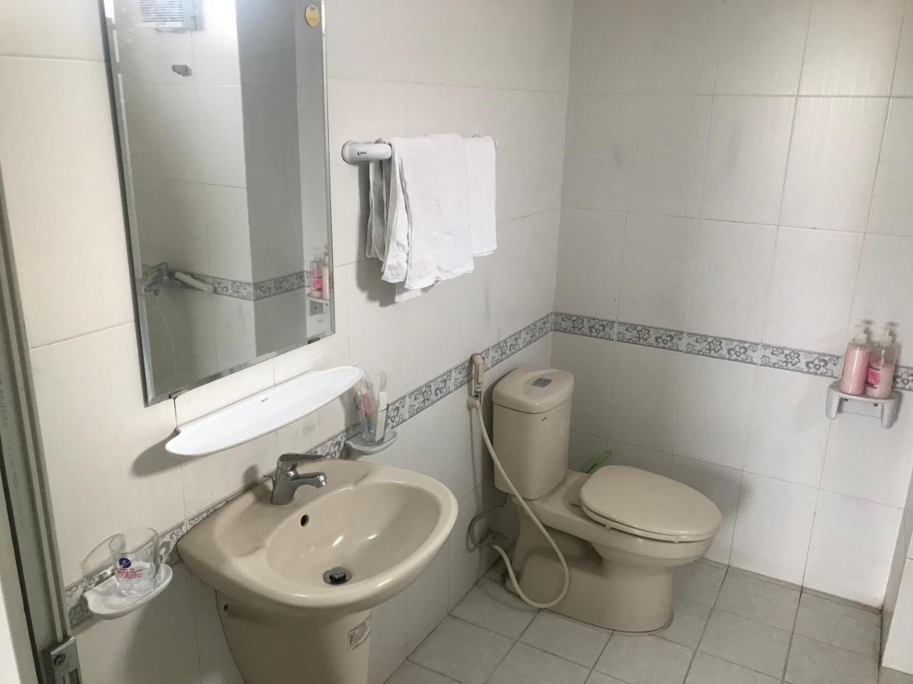 Hoanglong Hotel Ханой Екстериор снимка